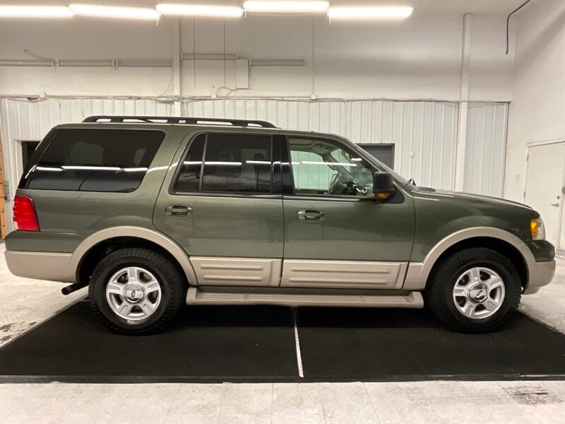 2005 Ford Expedition Eddie Bauer 4X4 / 5.4L V8 / 3rd Row / Local  / Leather & Sunroof / Captain Chairs - Photo 4 - Gladstone, OR 97027