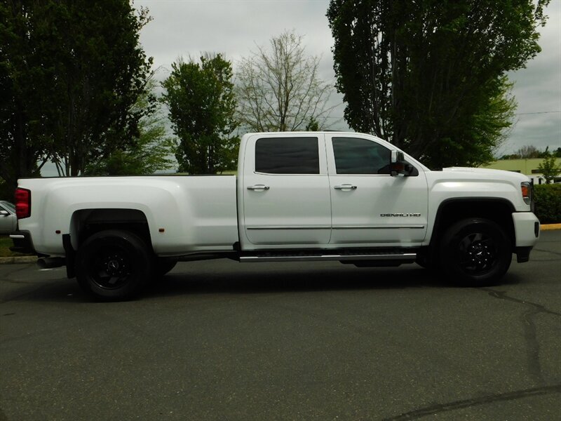 2017 GMC Sierra 3500 Denali DUALLY / 4X4 / 6.6L DURAMAX DIESEL / 1-TON   - Photo 4 - Portland, OR 97217