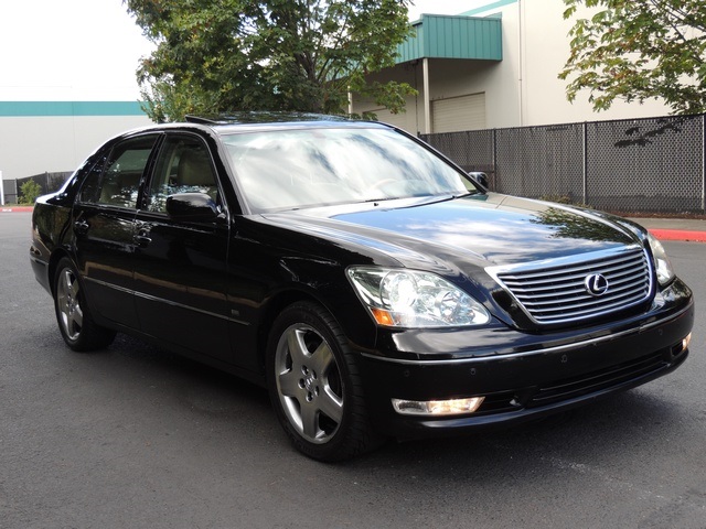 2004 Lexus LS 430 Luxury Sedan / Navigation / Fully Loaded/ MINT   - Photo 2 - Portland, OR 97217