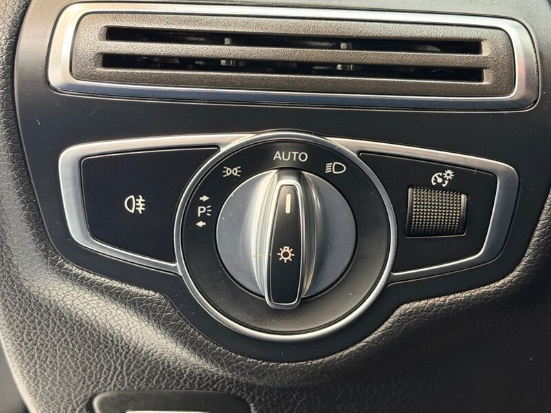 2018 Mercedes-Benz AMG C 43 Twin Turbo V6 Panoramic Sunroof 56K MILES /Navigation & Backup Camera - Photo 38 - Gladstone, OR 97027