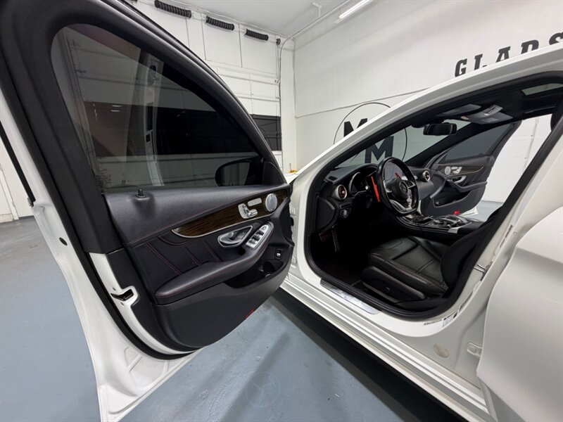 2018 Mercedes-Benz AMG C 43 Twin Turbo V6 Panoramic Sunroof 56K MILES /Navigation & Backup Camera - Photo 32 - Gladstone, OR 97027