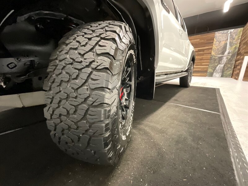 2019 Toyota Tacoma TRD Pro 4X4 / 3.5L V6 / 6-Speed Manual / Leather  / Leather & Heated Seats - Photo 21 - Gladstone, OR 97027