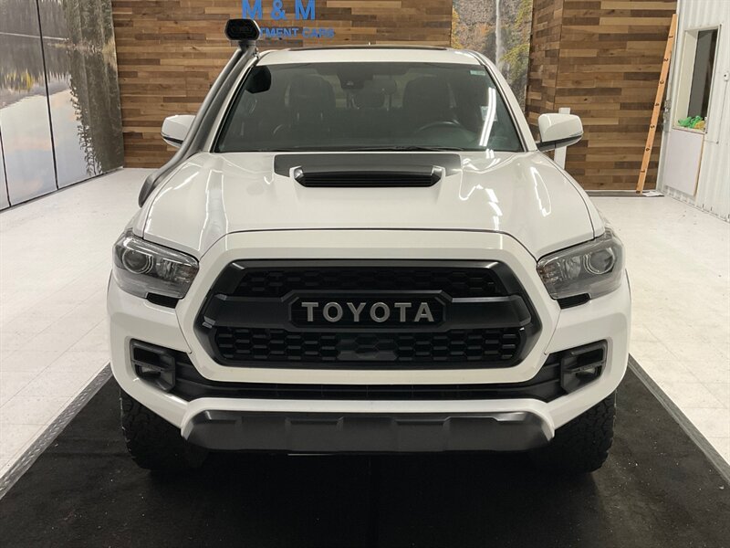 2019 Toyota Tacoma TRD Pro 4X4 / 3.5L V6 / 6-Speed Manual / Leather  / Leather & Heated Seats - Photo 5 - Gladstone, OR 97027