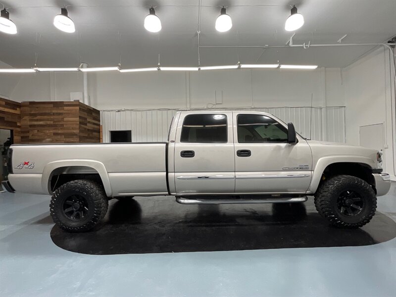 2007 GMC Sierra 2500 SLT Crew Cab 4X4 / 6.6L DIESEL / LBZ MOTOR / CLEAN  / Leather heated Seats / RUST FREE - Photo 4 - Gladstone, OR 97027