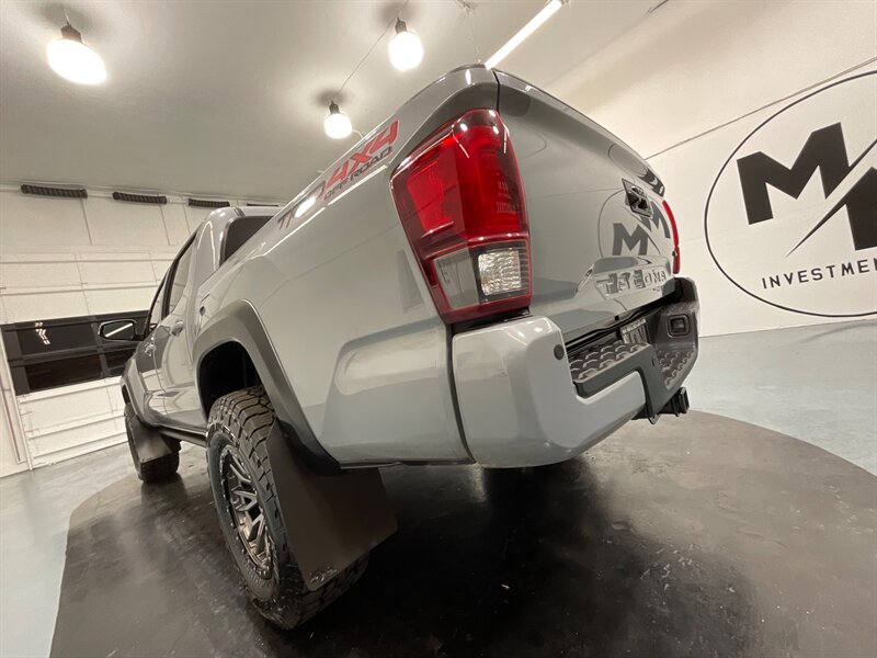 2019 Toyota Tacoma TRD Off-Road / 6 SPEED MANUAL / LIFTED / CEMENT  / LOCAL RUST FREE / Excel Cond - Photo 28 - Gladstone, OR 97027