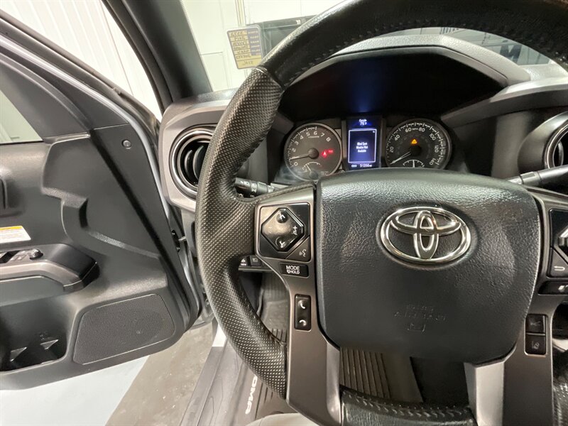 2019 Toyota Tacoma TRD Off-Road / 6 SPEED MANUAL / LIFTED / CEMENT  / LOCAL RUST FREE / Excel Cond - Photo 35 - Gladstone, OR 97027