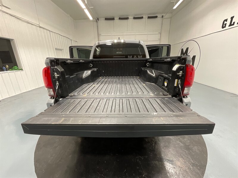 2019 Toyota Tacoma TRD Off-Road / 6 SPEED MANUAL / LIFTED / CEMENT  / LOCAL RUST FREE / Excel Cond - Photo 46 - Gladstone, OR 97027