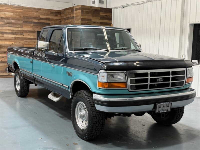 1994 Ford F-250 XLT Super Duty 4X4 7.5L V8 / ZERO RUST / 98K MILES /LONG BED - Photo 2 - Gladstone, OR 97027