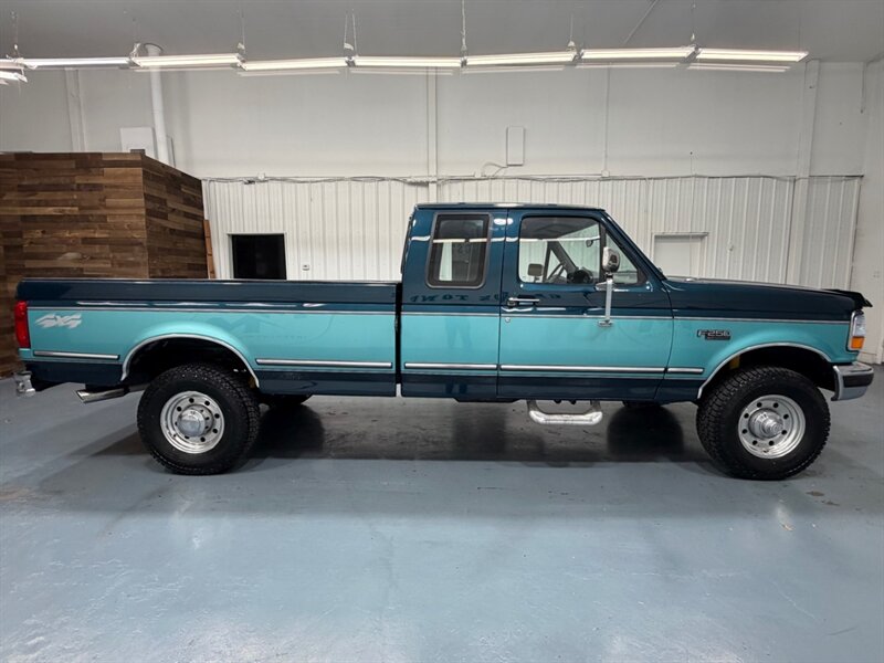 1994 Ford F-250 XLT Super Duty 4X4 7.5L V8 / ZERO RUST / 98K MILES /LONG BED - Photo 4 - Gladstone, OR 97027