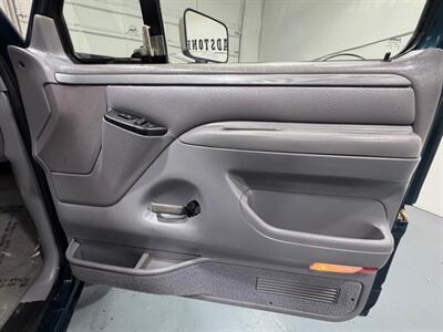 1994 Ford F-250 XLT Super Duty 4X4 7.5L V8 / ZERO RUST / 98K MILES  /LONG BED - Photo 33 - Gladstone, OR 97027