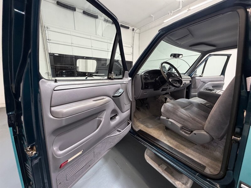 1994 Ford F-250 XLT Super Duty 4X4 7.5L V8 / ZERO RUST / 98K MILES /LONG BED - Photo 31 - Gladstone, OR 97027