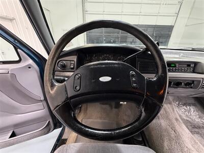 1994 Ford F-250 XLT Super Duty 4X4 7.5L V8 / ZERO RUST / 98K MILES  /LONG BED - Photo 15 - Gladstone, OR 97027
