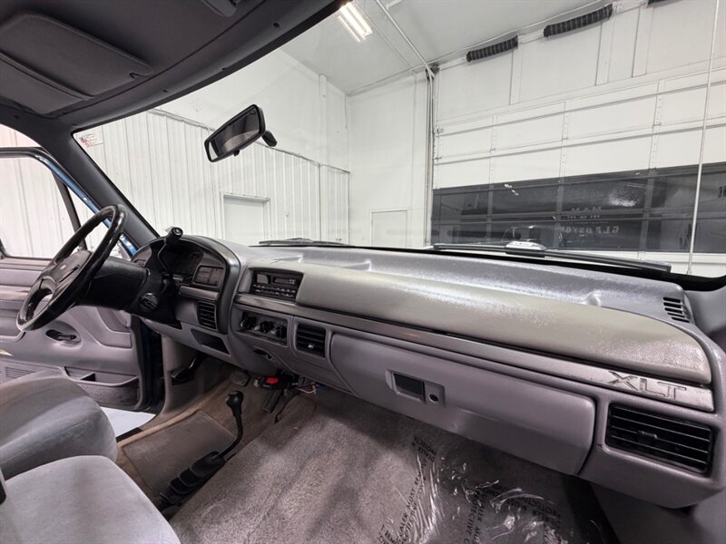 1994 Ford F-250 XLT Super Duty 4X4 7.5L V8 / ZERO RUST / 98K MILES /LONG BED - Photo 38 - Gladstone, OR 97027