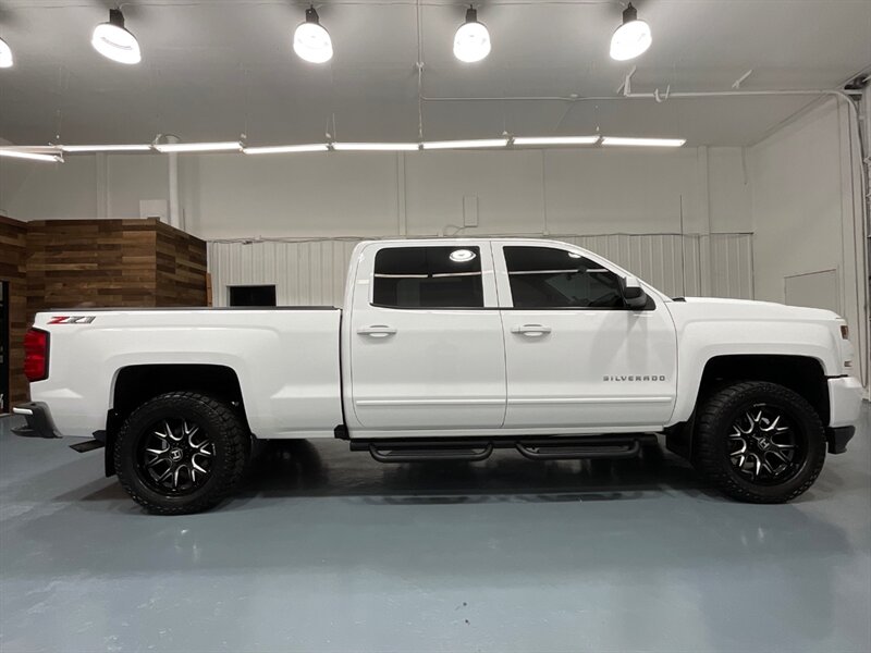 2018 Chevrolet Silverado 1500 LT Z71 Crew Cab 4X4 / 5.3L V8 / 1-OWNER/ 82K Miles  / LOCAL TRUCK w. ZERO RUST - Photo 4 - Gladstone, OR 97027