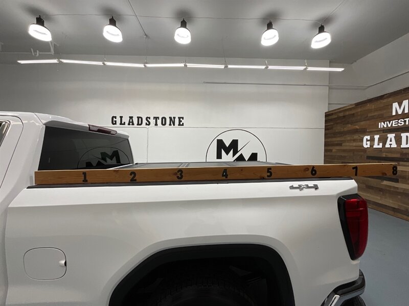 2019 GMC Sierra 1500 SLT Crew Cab 4X4 5.3L V8 Leather / 1-OWNER  / ZERO RUST - Photo 9 - Gladstone, OR 97027