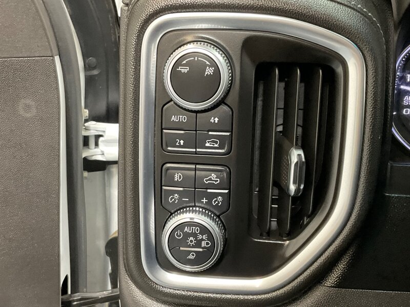 2019 GMC Sierra 1500 SLT Crew Cab 4X4 5.3L V8 Leather / 1-OWNER  / ZERO RUST - Photo 22 - Gladstone, OR 97027