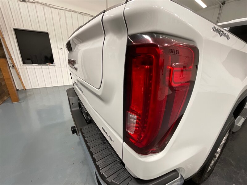 2019 GMC Sierra 1500 SLT Crew Cab 4X4 5.3L V8 Leather / 1-OWNER  / ZERO RUST - Photo 28 - Gladstone, OR 97027