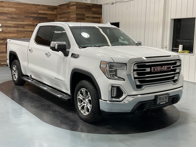 2019 GMC Sierra 1500 SLT Crew Cab 4X4 5.3L V8 Leather / 1-OWNER  / ZERO RUST - Photo 2 - Gladstone, OR 97027