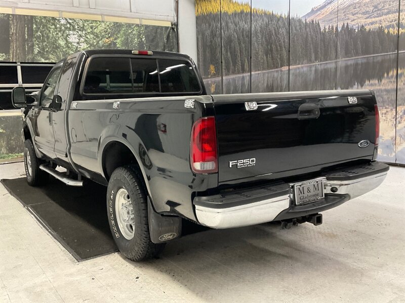 2001 Ford F-250 Lariat Crew Cab 4X4 / 6.8L V10 / Leather /LONG BED  /Heated Seats - Photo 7 - Gladstone, OR 97027