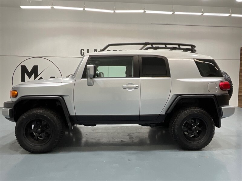 2007 Toyota FJ Cruiser Sport Utility 4X4 / 6-SPEED MANUAL / ZERO RUST  / Roof Rack / Towing Pkg / Rear Differential Locks / Great Condition - Photo 3 - Gladstone, OR 97027