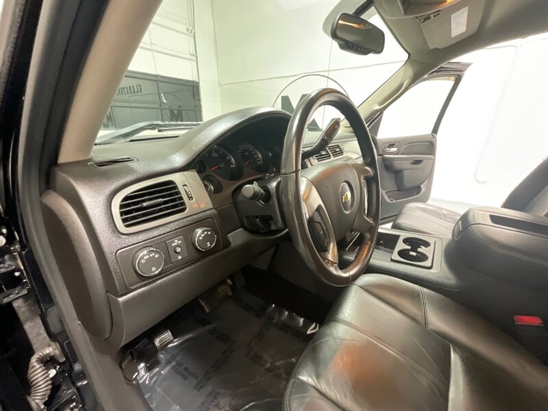 2012 Chevrolet Silverado 1500 LTZ Crew Cab 4X4 / Leather Heated seats /ZERO RUST /LOCAL TRUCK / Towing Pkg - Photo 19 - Gladstone, OR 97027