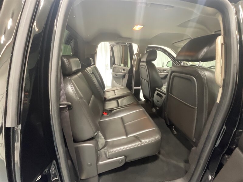 2012 Chevrolet Silverado 1500 LTZ Crew Cab 4X4 / Leather Heated seats /ZERO RUST /LOCAL TRUCK / Towing Pkg - Photo 12 - Gladstone, OR 97027