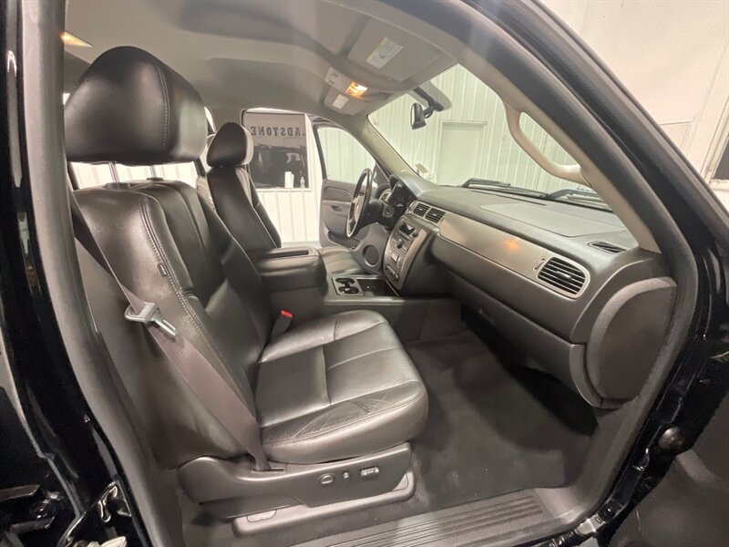 2012 Chevrolet Silverado 1500 LTZ Crew Cab 4X4 / Leather Heated seats /ZERO RUST /LOCAL TRUCK / Towing Pkg - Photo 13 - Gladstone, OR 97027