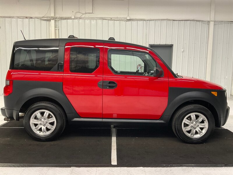 2006 Honda Element EX Sport Utility AWD / 2.4L 4Cyl / 1-OWNER LOCAL  / RUST FREE / SUNROOF / TOWING PKG / 185,000 MILES - Photo 4 - Gladstone, OR 97027