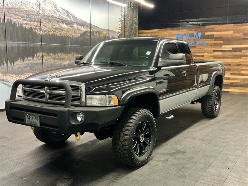 2001 Dodge Ram 2500 SLT Laramie 4X4 / 5.9L CUMMINS DIESEL / LIFTED  LONG BED / LIFTED / NEW TIRES / NO RUST - Photo 1 - Gladstone, OR 97027