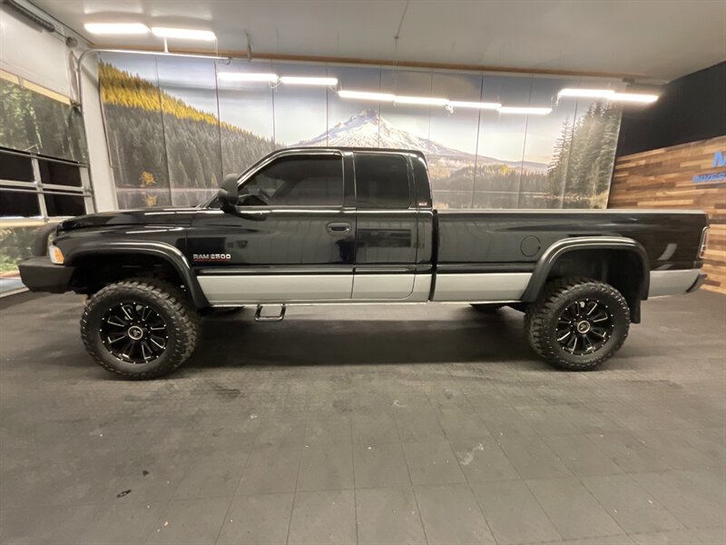 2001 Dodge Ram 2500 SLT Laramie 4X4 / 5.9L CUMMINS DIESEL / LIFTED  LONG BED / LIFTED / NEW TIRES / NO RUST - Photo 3 - Gladstone, OR 97027