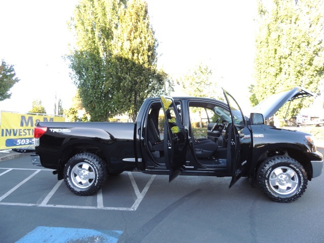 2011 Toyota Tundra Double Cab / 4X4 / TRD OFF ROAD / 1-OWNER / LIFTED   - Photo 17 - Portland, OR 97217