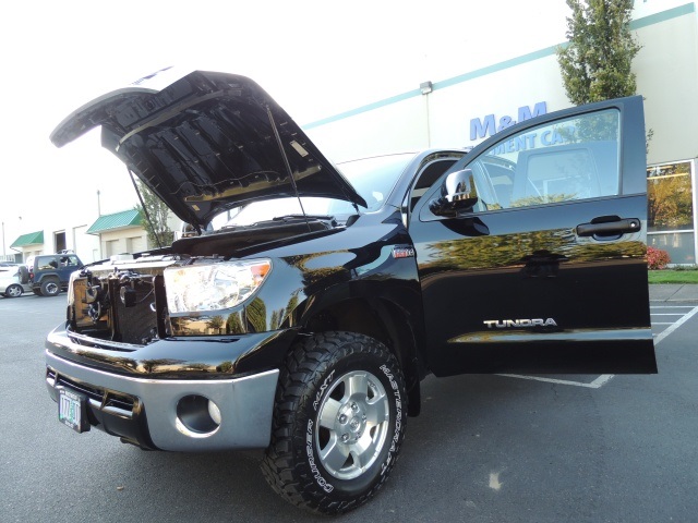 2011 Toyota Tundra Double Cab / 4X4 / TRD OFF ROAD / 1-OWNER / LIFTED   - Photo 13 - Portland, OR 97217