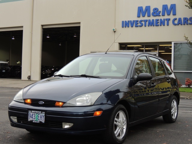 2002 Ford Focus ZX5 4 dr hatchback 5 spd Manual gas Saver   - Photo 1 - Portland, OR 97217