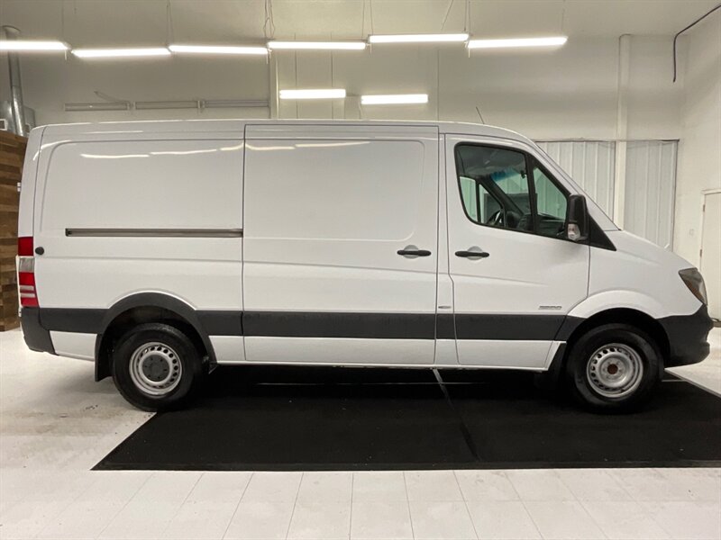 2015 Mercedes-Benz Sprinter 2500 CARGO VAN  / 2.1L 4Cyl DIESEL / Backup Camera  / NEW TIRES / STANDARD ROOF / 144 " WB - Photo 4 - Gladstone, OR 97027