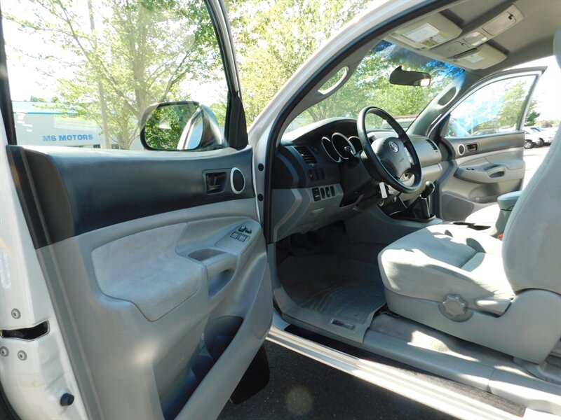 2007 Toyota Tacoma SR5 V6 4dr Access Cab 4X4 / 6-SPEED MANUAL / CLEAN   - Photo 13 - Portland, OR 97217