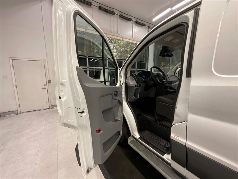 2018 Ford Transit Cargo Van 250 / 3.7L V6 / Backup Camera / 51K MILE  / Cruise Control / Backup Cam / LOW ROOF - Photo 36 - Gladstone, OR 97027