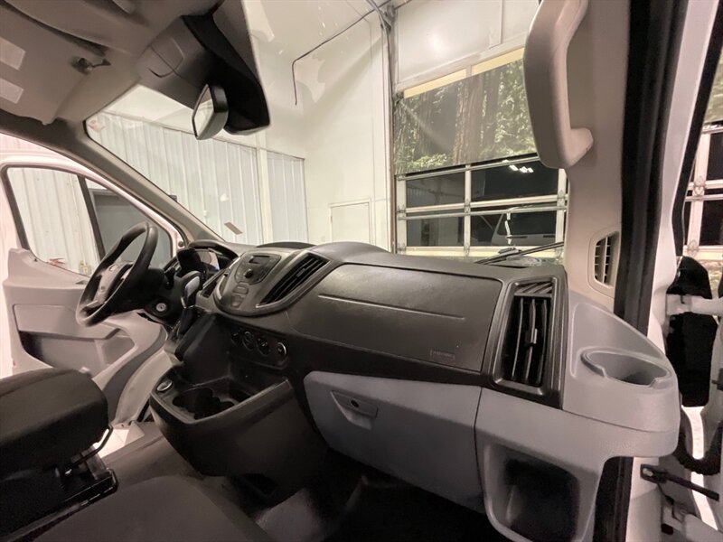 2018 Ford Transit Cargo Van 250 / 3.7L V6 / Backup Camera / 51K MILE  / Cruise Control / Backup Cam / LOW ROOF - Photo 19 - Gladstone, OR 97027