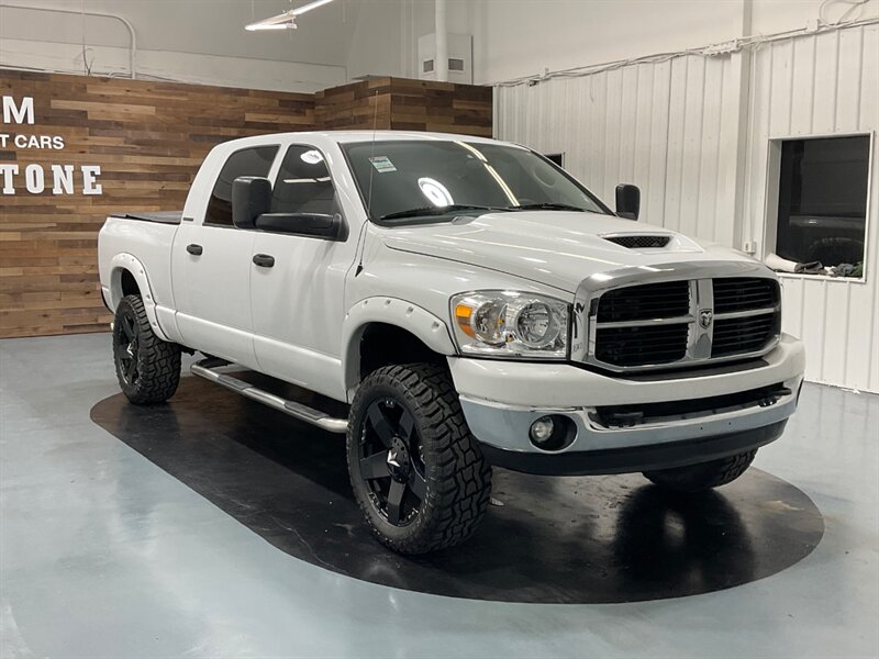 2006 Dodge Ram 2500 SLT MEGA CAB 4X4 / 5.9L CUMMINS DIESEL / LIFTED  / BRAND NEW 35 " MUD TIRES - Photo 2 - Gladstone, OR 97027