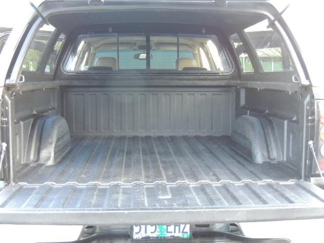 2006 GMC Sierra 2500 SLT 4X4 CrewCab 6.6 DURAMAX Diesel SnugTop Canopy   - Photo 31 - Portland, OR 97217