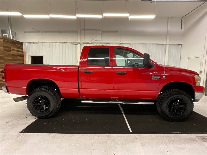 2008 Dodge Ram 2500 SLT 4X4 / 6.7L DIESEL /NEW LIFT WHEELS TIRES  / LOCAL TRUCK RUST FREE / Short Bed / LIFTED w. 35 " MUD TIRES & 18 " WHEELS / ONLY 86,000 MILES - Photo 4 - Gladstone, OR 97027