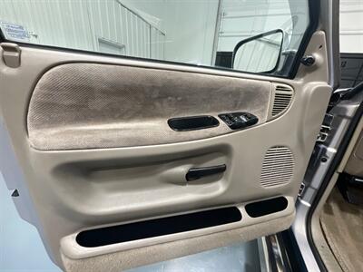 1996 Dodge Ram 3500 Laramie SLT 4X4 5.9L DIESEL 12-VALVE / 86k MILES / DUALLY / ZERO RUST / LONG BED - Photo 32 - Gladstone, OR 97027