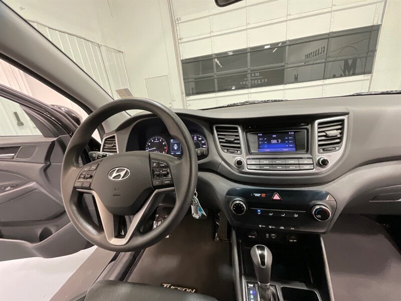 2016 Hyundai Tucson SE Sport Utility AWD / BackupCamera / LOCAL  / 83,000 MILES - Photo 16 - Gladstone, OR 97027