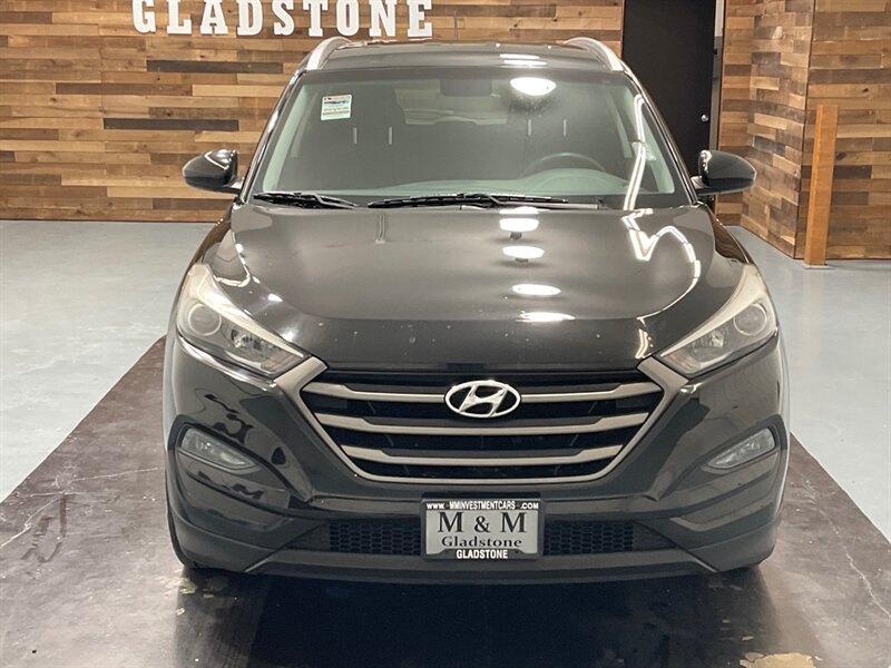 2016 Hyundai Tucson SE Sport Utility AWD / BackupCamera / LOCAL  / 83,000 MILES - Photo 5 - Gladstone, OR 97027