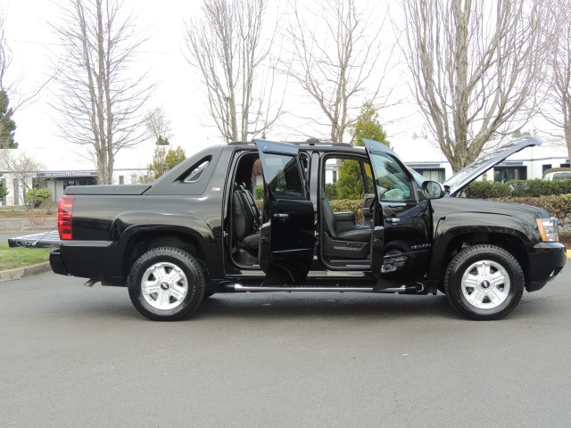 2007 Chevrolet Avalanche Z71 / 4X4 / Rear DVD / Navigation / Loaded   - Photo 14 - Portland, OR 97217