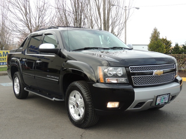 2007 Chevrolet Avalanche Z71 / 4X4 / Rear DVD / Navigation / Loaded   - Photo 2 - Portland, OR 97217