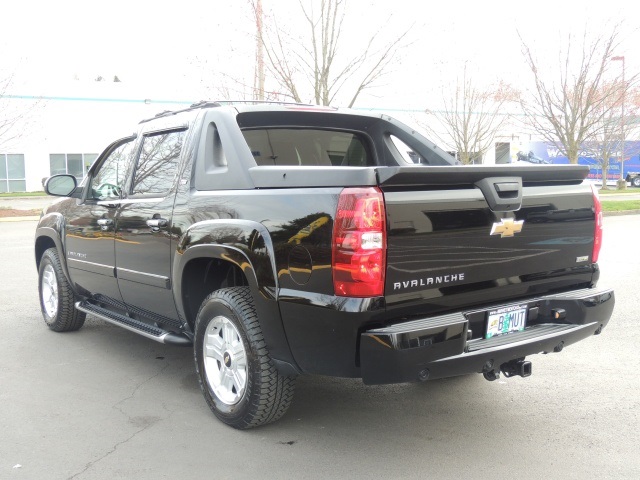 2007 Chevrolet Avalanche Z71 / 4X4 / Rear DVD / Navigation / Loaded   - Photo 7 - Portland, OR 97217