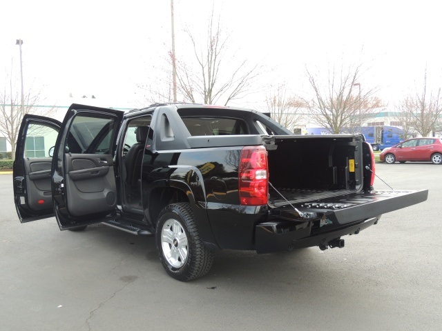 2007 Chevrolet Avalanche Z71 / 4X4 / Rear DVD / Navigation / Loaded   - Photo 11 - Portland, OR 97217