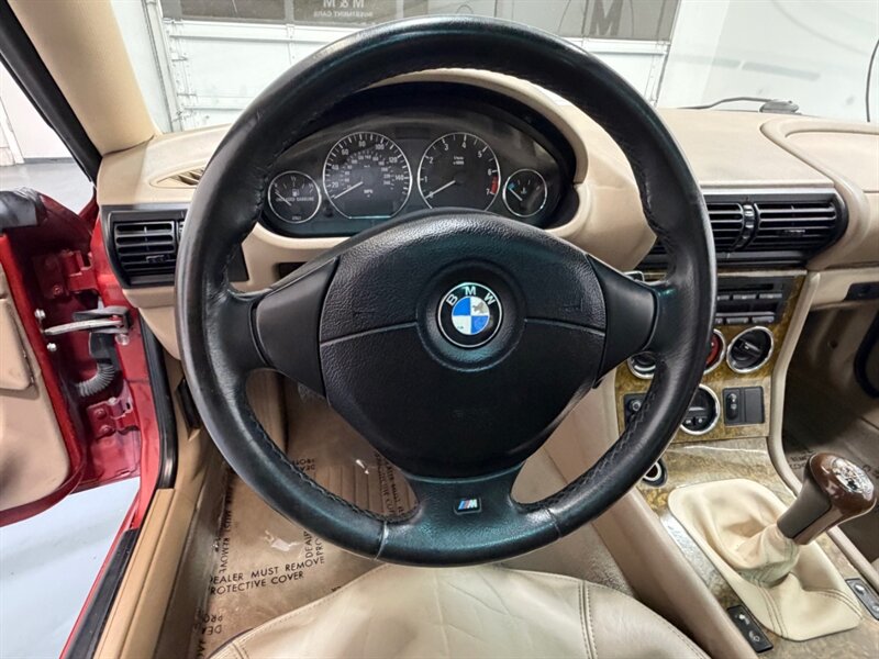 2001 BMW Z3 3.0i 2dr Hatchback / 5-SPEED MANUAL /86K MILES / NEW TIRES / LEATHER SEATS - Photo 12 - Gladstone, OR 97027
