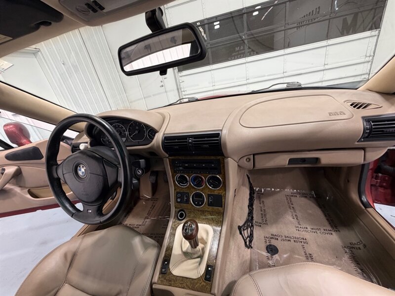 2001 BMW Z3 3.0i 2dr Hatchback / 5-SPEED MANUAL /86K MILES / NEW TIRES / LEATHER SEATS - Photo 13 - Gladstone, OR 97027