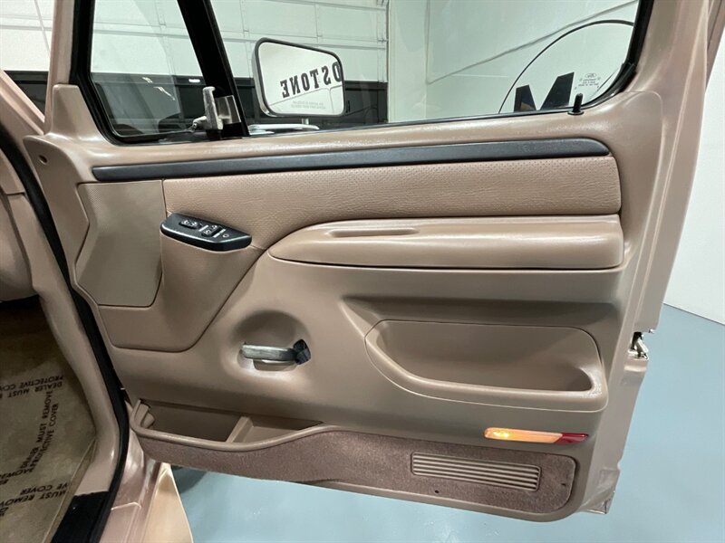 1997 Ford F-250 XLT Extended Cab 4X4 / 7.5L V8 / 62,000 MILES / LONG BED / ZERO RUST / SUPER CLEAN INSIDE OUT / BRAND NEW TIRES / SUNROOF - Photo 34 - Gladstone, OR 97027